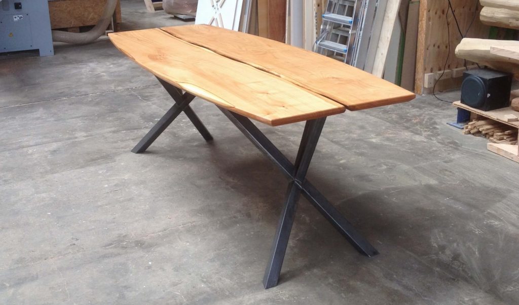 ovale-houten-tafel
