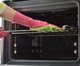 Makkelijke manieren om je oven goed schoon te maken